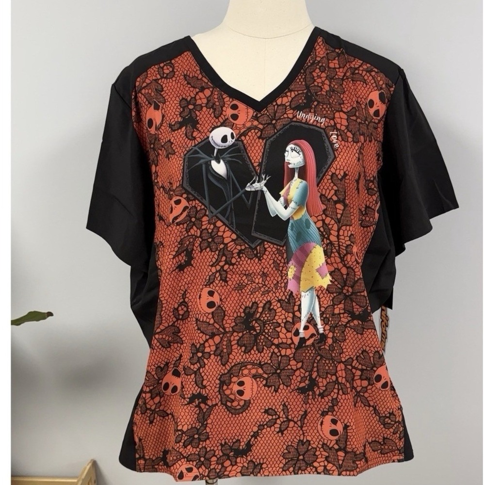 NWT Cherokee Nightmare Before Christmas Scrub Top M Halloween Scrubs RN